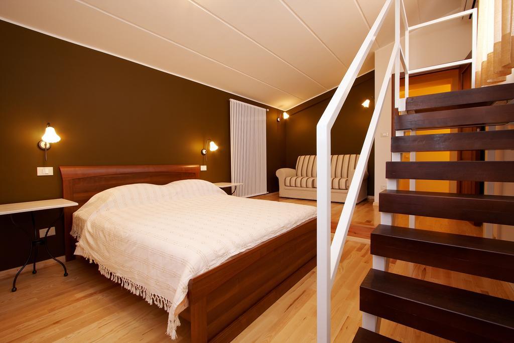 Guesthouse "Barboska" - Big Outdoor Swimming Pool & Private Tennis Court Vodnjan Quarto foto